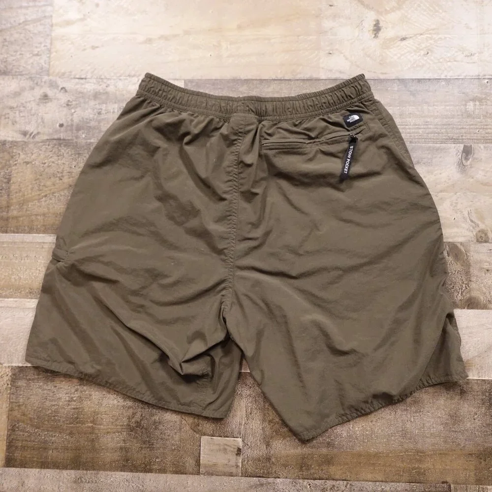 The North Face Nylon Cargo Shorts | Olive Green | Men's Size Small‎